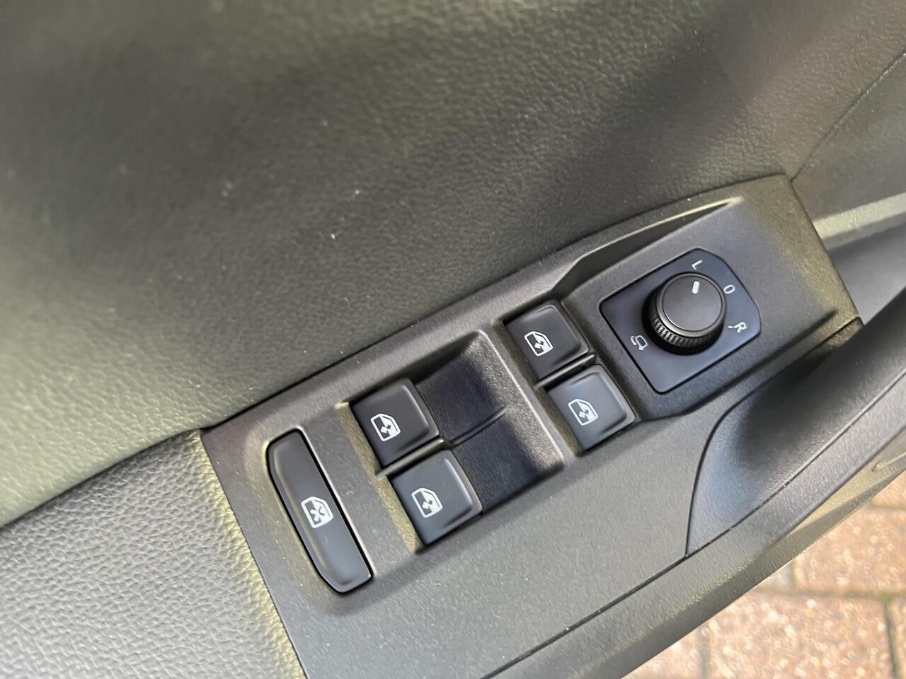 Seat IBIZA 1.0 TSI FR Business Intense / CAMERA/ PARK. SENSOREN/ LED PLUS/ ADAPT. CRUISE/ STOELVERWARM./ LEDER/ ALCANTARA/ VIRTUAL COCKPIT/ NAVI/ CLIMA