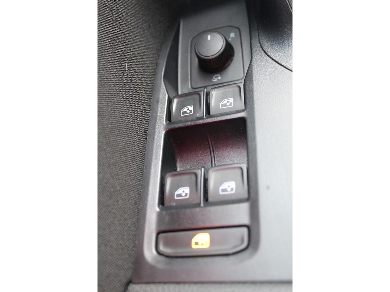 Seat IBIZA 1.0 EcoTSI FR Business Connect Automaat Airco I stoel verwarming I Climate I adapt. cruise I AppleCarPlay/AndroidAuto I FR-pack I LED I