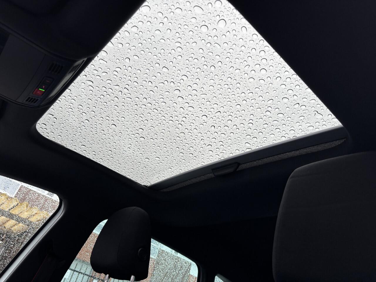 Seat IBIZA 1.5 TSI 150pk FR Black Edition DSG automaat / Panoramadak / Navigatie /18"LM / Virtual Cockpit / Camera / Comfort sportstoelen Beats audio / Verwarmbare stoelen / Climatronic /