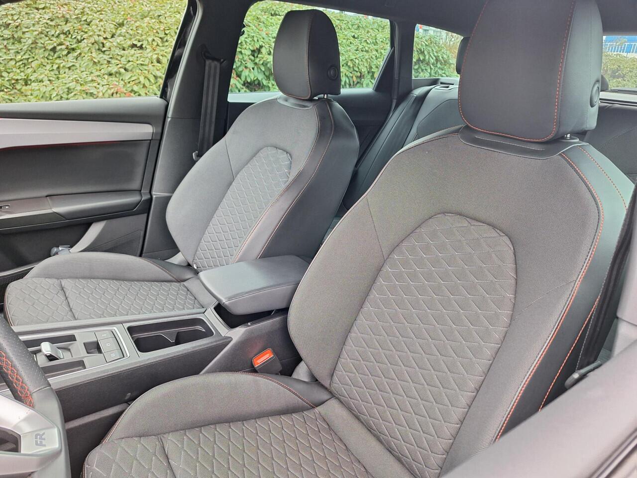 Seat LEON Sportstourer 1.5 TSI e-Hybrid FR Business LM 17", Matrix LED verlichting, Apple Carplay/Android Auto