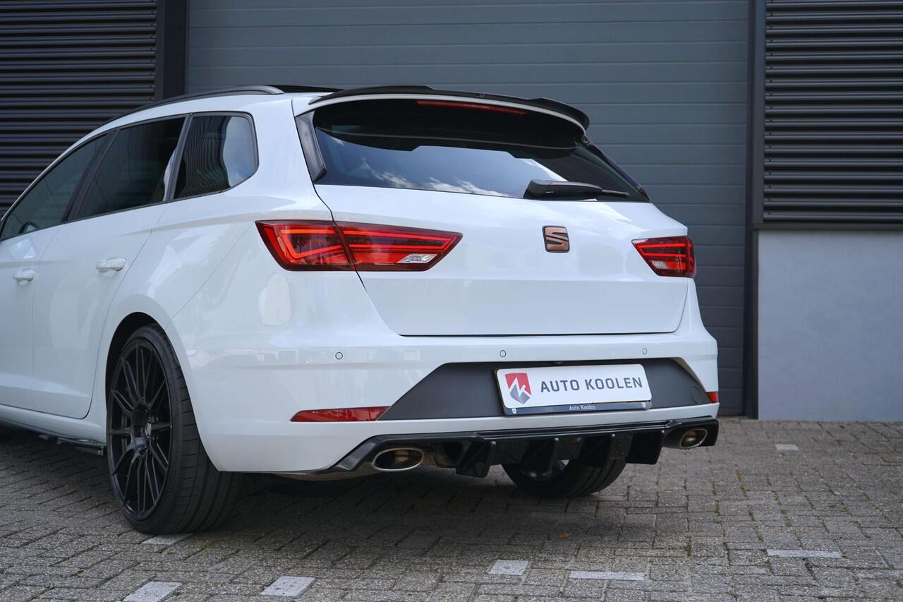 Seat LEON 2.0 TSI CUPRA 300 4-drive Pano/Schaal/Virtual/Maxton/Keyless/LED/Carplay