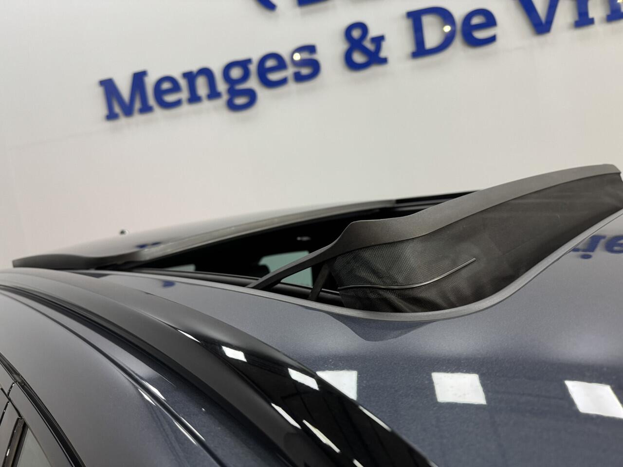 Seat LEON Sportstourer 1.5 eTSI FR Launch Edition Airco ECC | Panorama | Trekhaak | Virtual | LED | Adaptive Cruise | Sfeer | Isofix | NAP