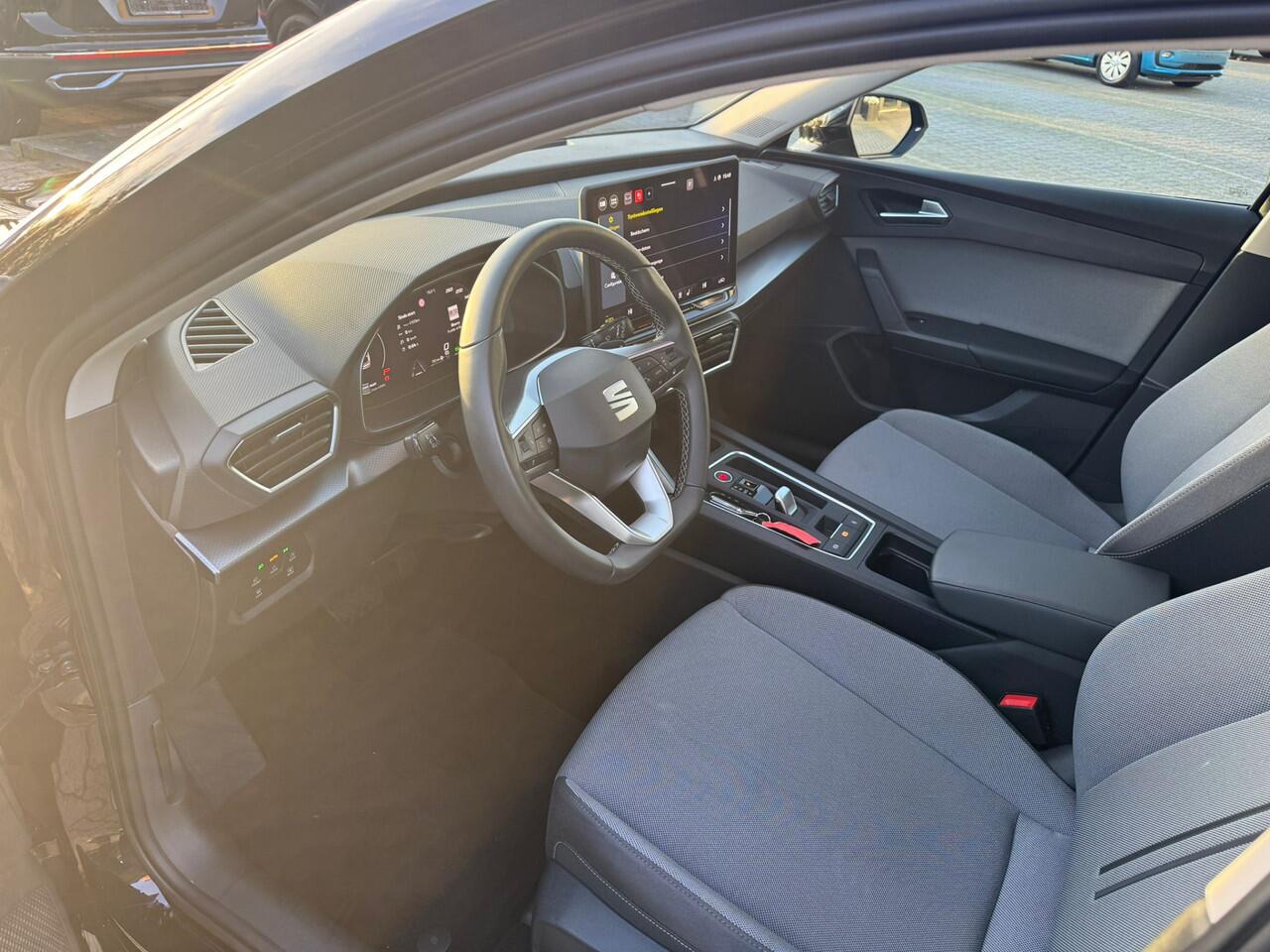 Seat LEON Sportstourer 1.5 TSI e Style Business Intense virtual cockpit, navi, pdc, cruise