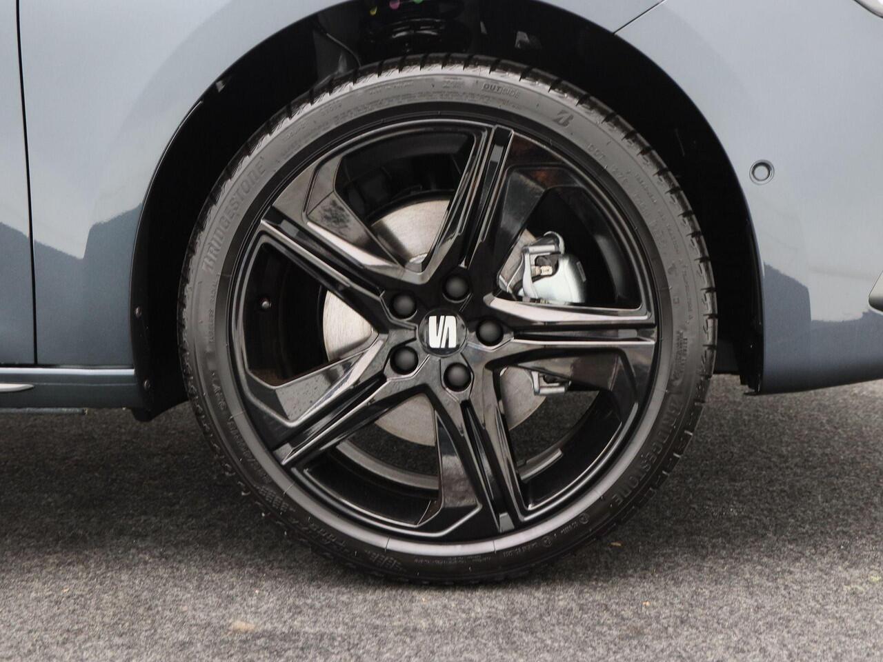 Seat LEON Sportstourer FR Business 1.5 TSI eHybrid PHEV 204pk | Trekhaak | Adaptive cruise control | Matrix LED | Achteruitrijcamera