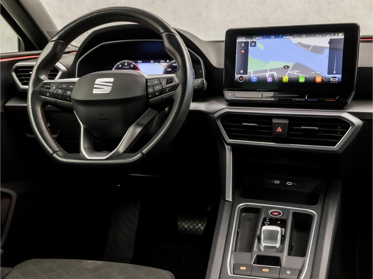 Seat LEON 1.0 TSI FR Intense Sport Automaat (APPLE CARPLAY, GROOT NAVI, CAMERA, TREKHAAK WEGKLAPBAAR, GETINT GLAS, SPORTSTOELEN, ADAPTIVE CRUISE, SFEERVERLICHTING, NIEUWSTAAT)