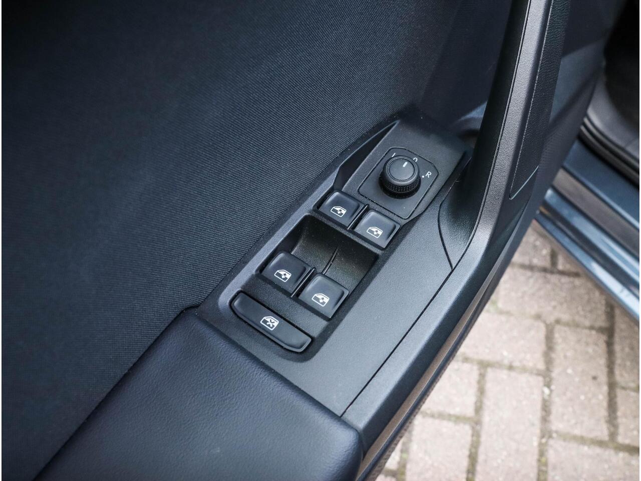 Seat LEON Sportstourer 1.0 TSI | Carplay | 1e eigenaar! | Cruise | BTW