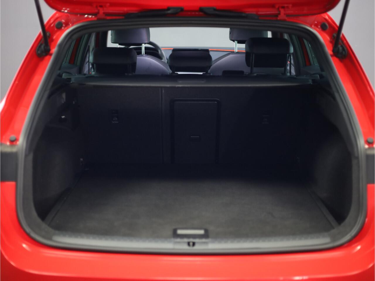 Seat LEON Sportstourer 1.5 TSI FR Launch Edition Trekhaak | Applecarplay | Adaptieve Cruisecontrol
