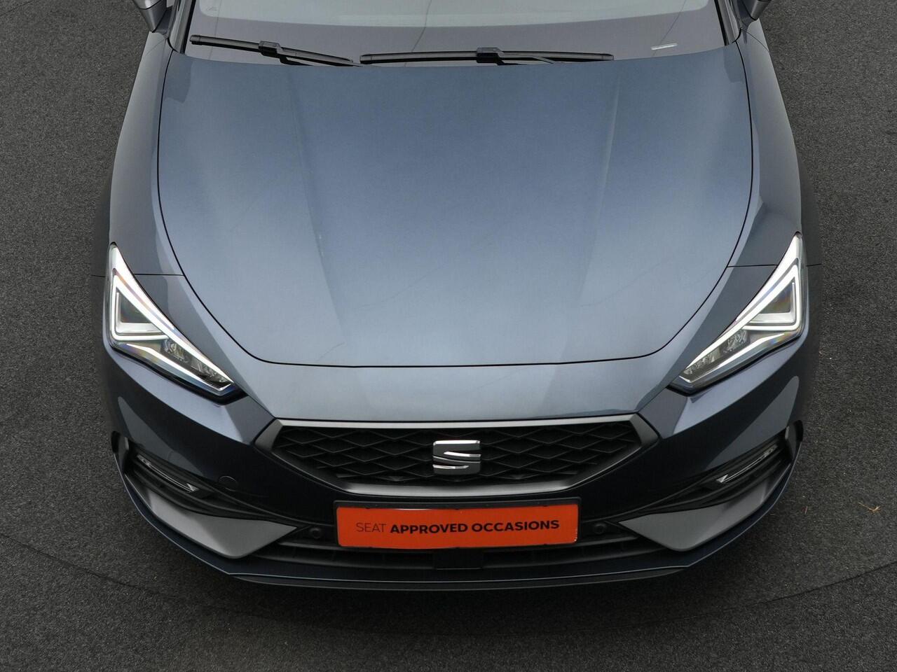 Seat LEON Sportstourer 1.0 eTSI 110 pk DSG FR Business Intense | Panoramadak | Achteruitrijcamera | Navigatie | Adaptive Cruise