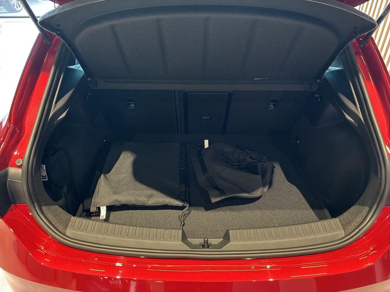 Seat LEON FR Business 1.5 TSI eHybrid 150 kW / 204 PK Hatchb 6 versn. DSG | Panoramadak | matrix led | Safe & driving pack | Herwaardering!