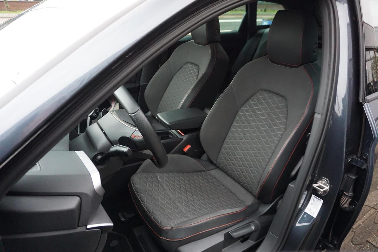 Seat LEON Sportstourer 1.5 eTSI FR Business Intense