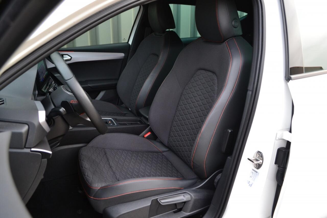 Seat LEON FR e-Hybrid Business LED/Camera/18''/Keyless