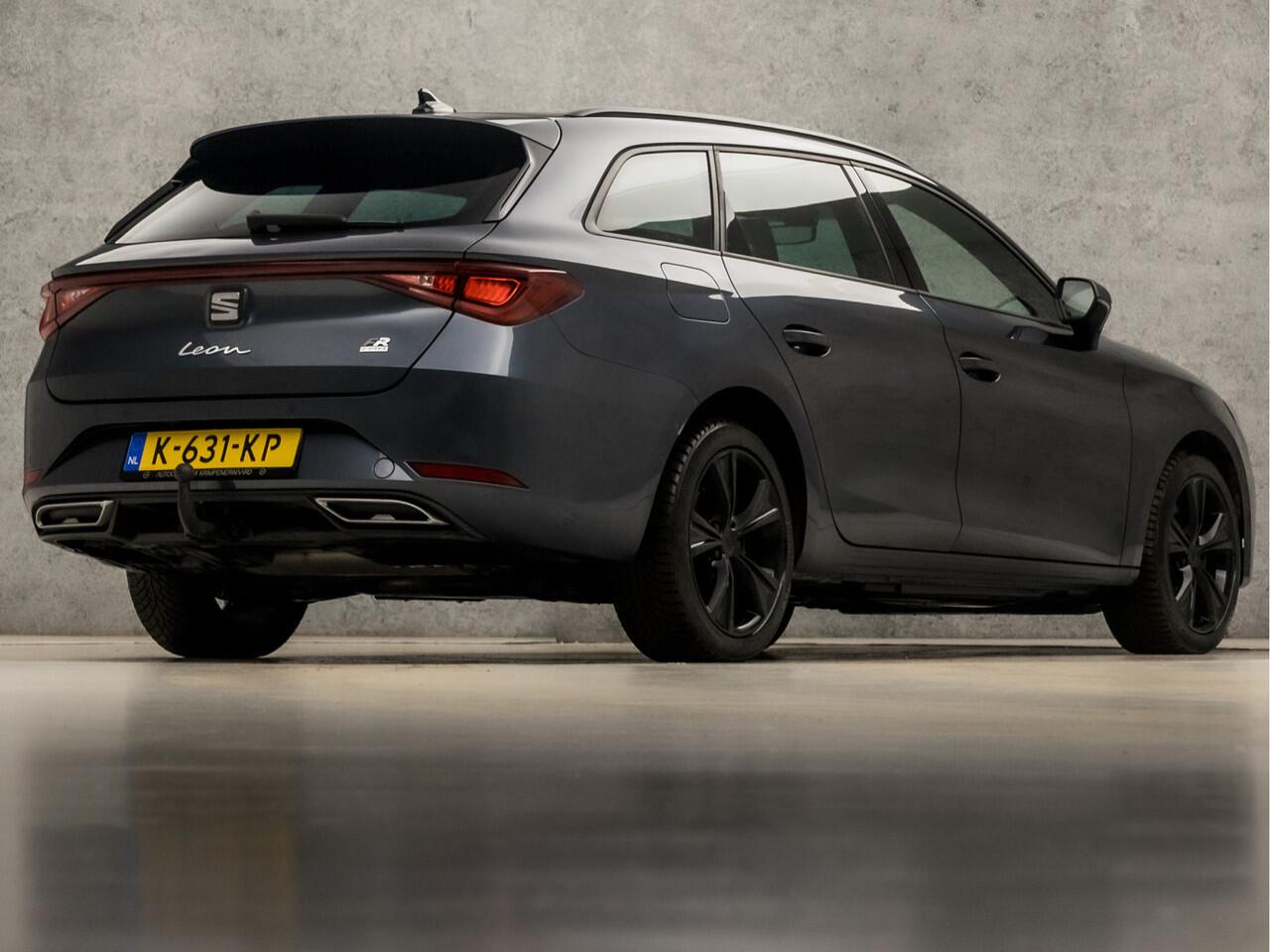 Seat LEON Sportstourer 1.4 TSI FR eHybrid PHEV Sport 204Pk Automaat (APPLE CARPLAY, GROOT NAVI, CAMERA, SFEERVERLICHTING, LEDER, SPORTSTOELEN, TREKHAAK, KEYLESS, ADAPTIVE CRUISE, NIEUWSTAAT)