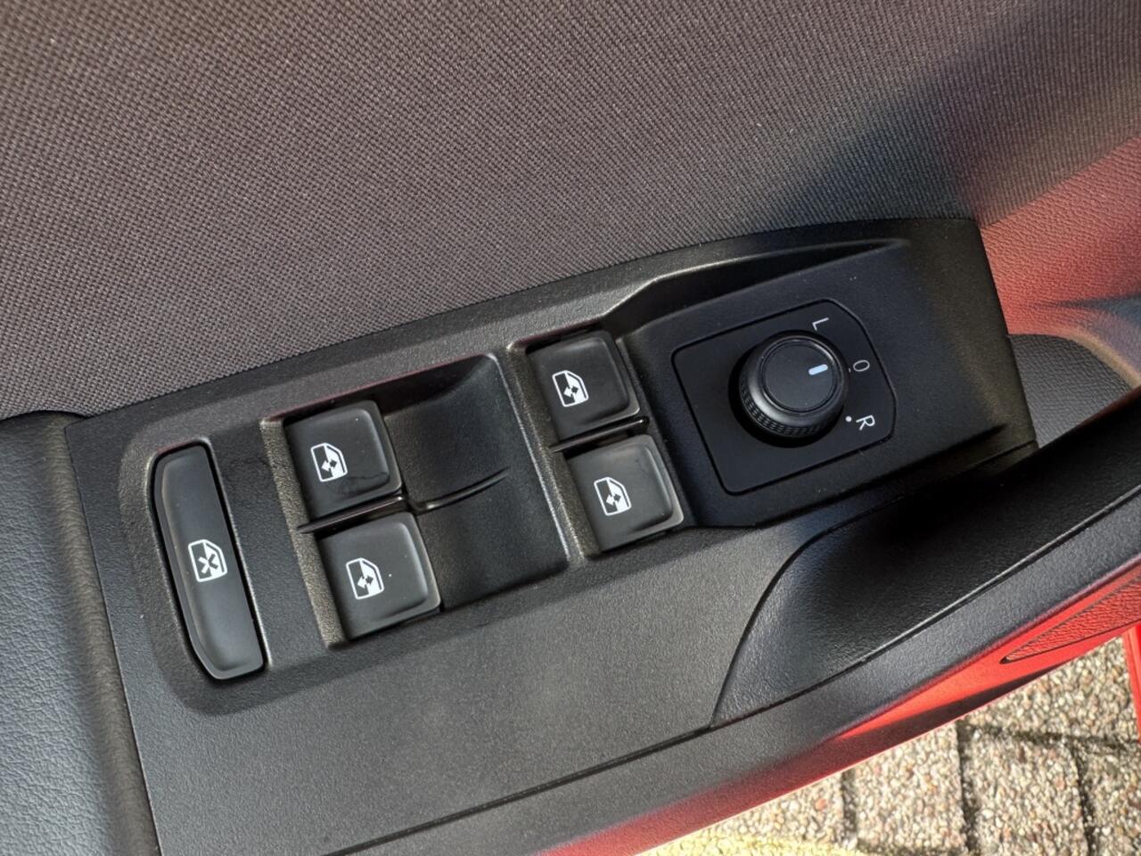 Seat LEON 1.0 TSI Reference| LED, Clima, Navi, Cruise, CarPlay, DAB