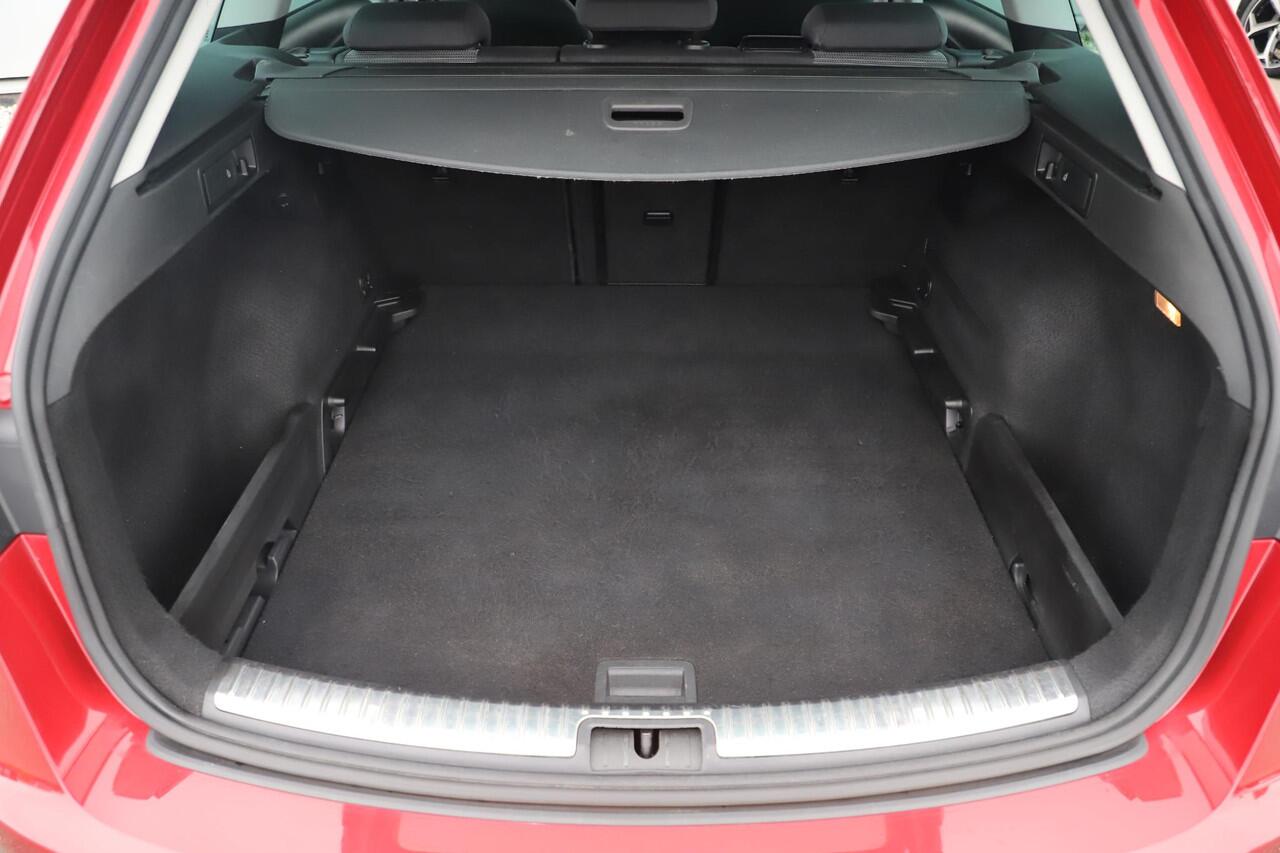 Seat LEON ST 1.0 EcoTSI Style Business Intense DSG Automaat Navigatie Achteruitrijcamera Carplay Android Climate Cruise Control Rijstrooksensor