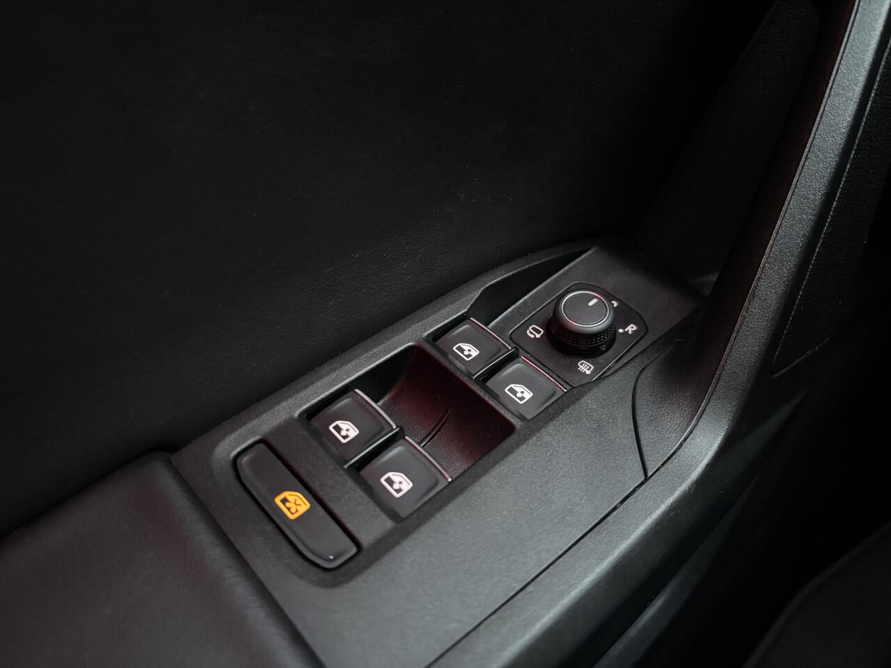 Seat LEON 1.0 TSI FR Launch Edition | Cruise Control Adaptief | Dig Cockpit | Apple carplay / Android auto |