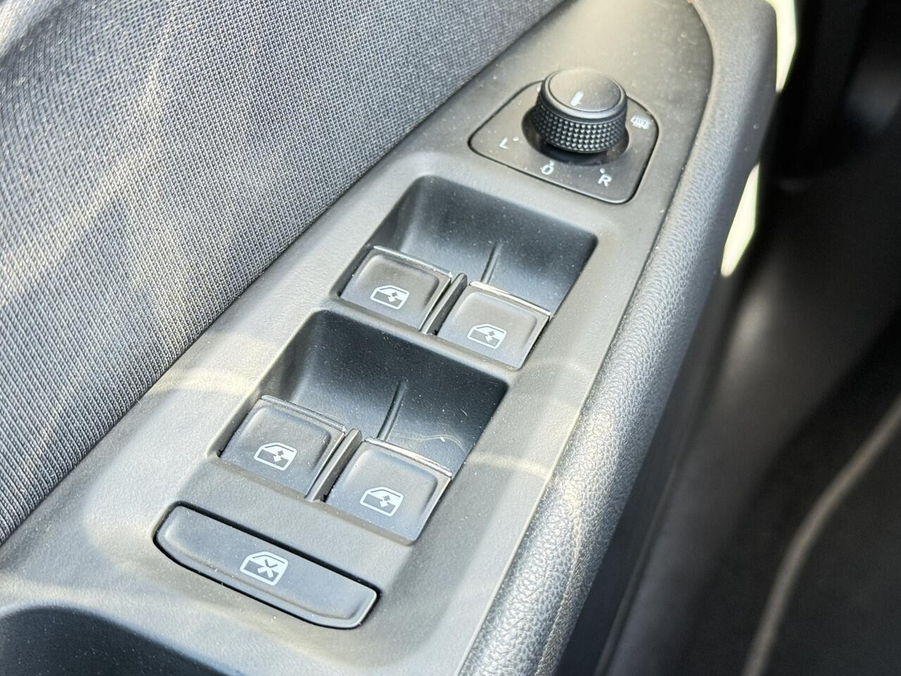 Seat LEON ST BWJ 2020 1.5 TSI 150 PK FR Ultimate Edition AUTOMAAT / CAMERA | HALF LEDER | APPLE CARPLAY | ANDROID AUTO | NAVI | CLIMA | CRUISE | STOELVERW. | BEATS AUDIO | LMV | PDC