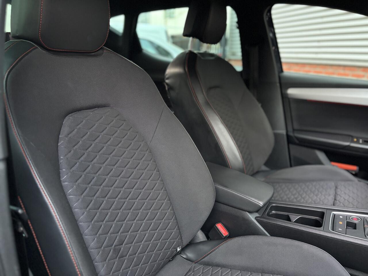 Seat LEON 1.0 TSI FR Launch Edition | Cruise Control Adaptief | Dig Cockpit | Apple carplay / Android auto |