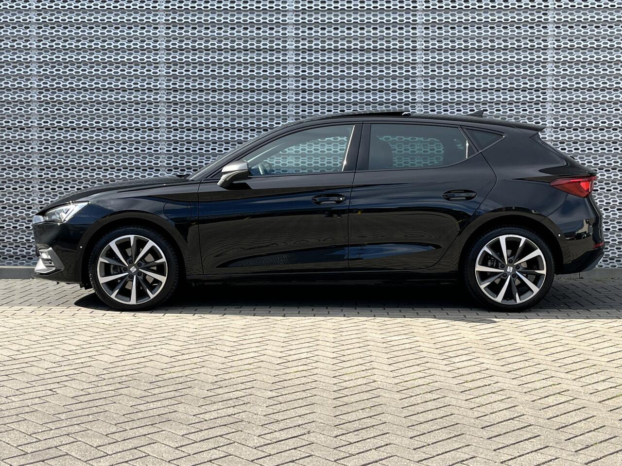 Seat LEON 1.4 TSI eHybrid PHEV FR Business Intense / Panoramadak / 18" LMV / Navigatie / App connect / Camera / Parkeersensoren V+A / Dodehoek / **