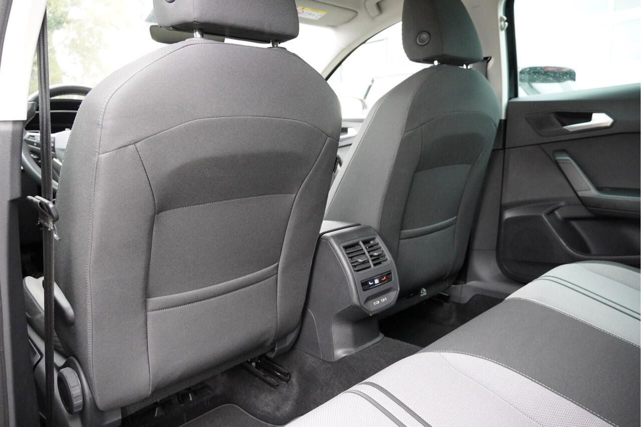 Seat LEON Sportstourer 1.0 TSI Style Business Intense BJ2022 Lmv 16" | Led | Pdc | Navi | Achteruitrijcamera | App-Connect | Virtual cockpit | Climate control | Cruise control | Extra getint glas