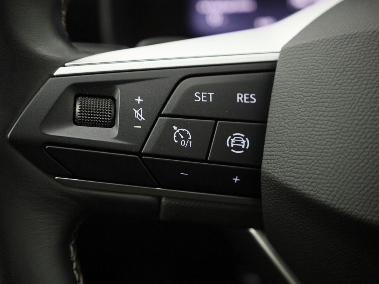 Seat LEON Sportstourer 1.5e TSI 150PK Style DSG · Navigatie · Parkeersensoren · Lane assist