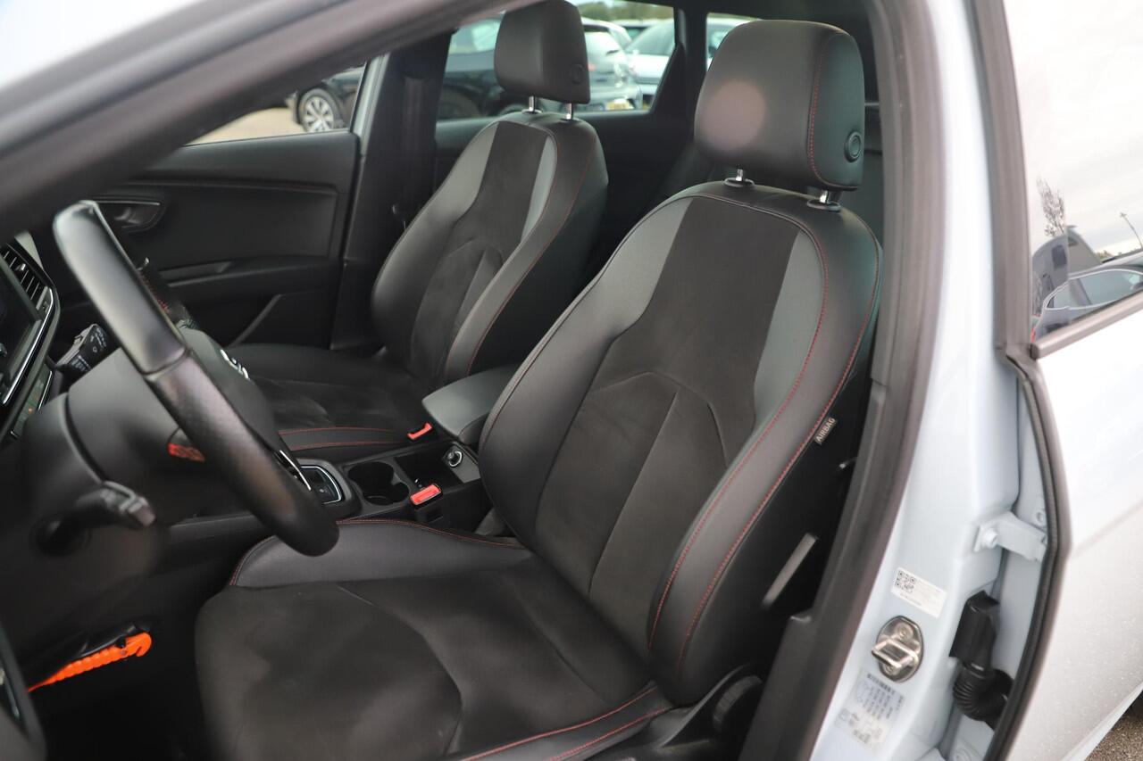 Seat LEON ST 1.0 TSI FR Ultimate Edition Virtual Cockpit Panoramadak 17 inch LMV Full LED Navigatie Achteruitrijcamera Carplay Beats Audio Navigatie Clima Cruise Stoelverwarming