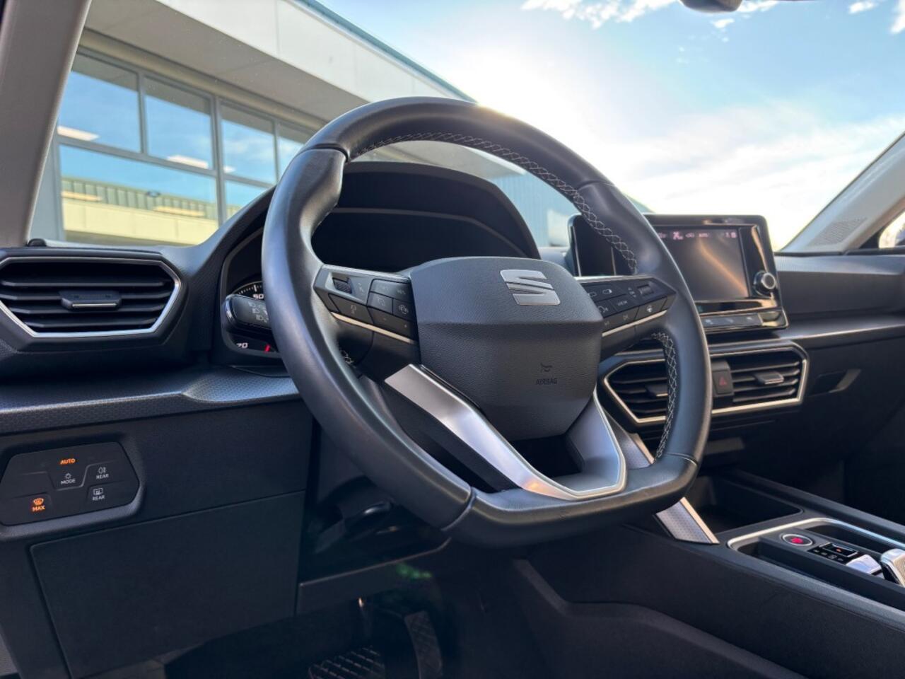 Seat LEON 1.0 ETSI STYLE AUTOMAAT NAVI-CARPLAY WINTERPACK PDC-CAMERA.