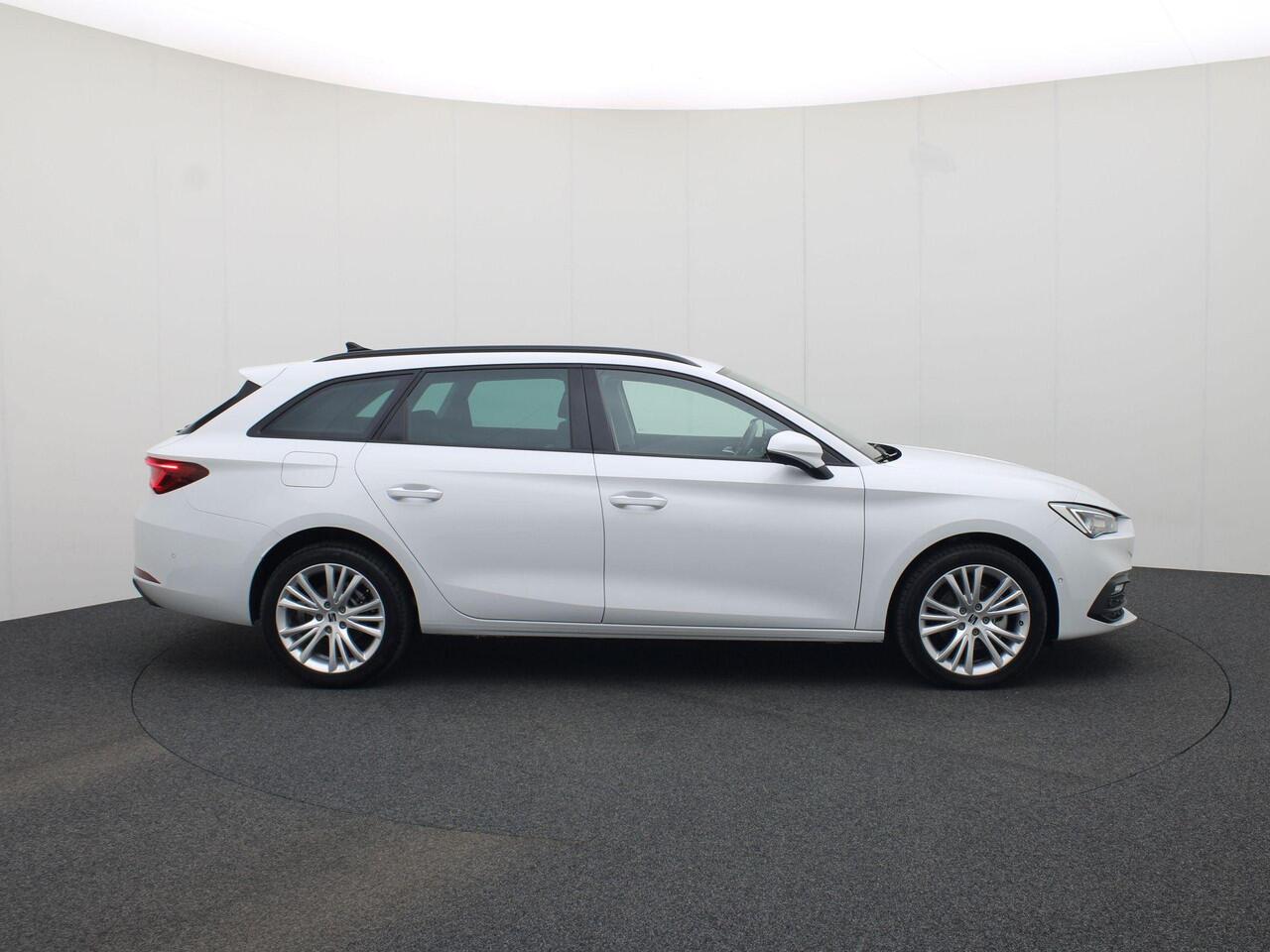 Seat LEON Sportstourer 1.5eTSI/150PK Style DSG · Camera + Parkeersensoren · Keyless · App connect · Garantie tot maart 2029