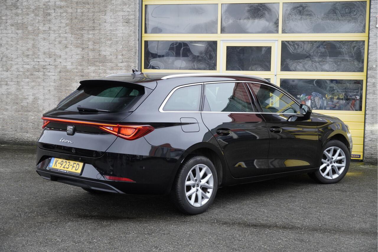 Seat LEON Sportstourer 1.5 eTSI 150PK! Automaat Style Launch Edition BJ2020 Lmv 16" | Led | Pdc | Navi | Achteruitrijcamera | App-Connect | Virtual cockpit | Climate control | Cruise control | Extra getint glas