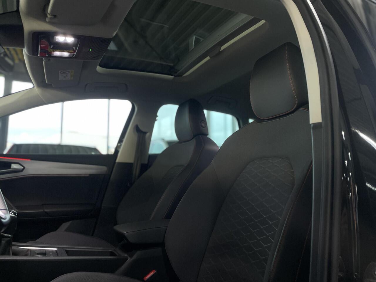 Seat LEON 1.0 TSI FR PANO / CARPLAY / LED