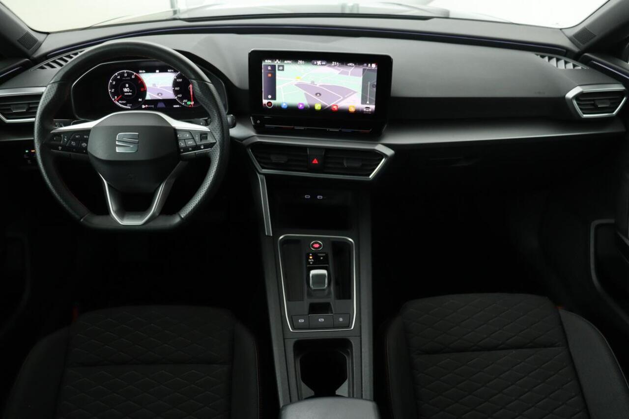 Seat LEON 1.5 eTSI FR Launch Edition | Carplay | Stoel & stuurverwarming | Camera | Adaptive cruise | Navigatie | Keyless | Full LED | Sportstoelen