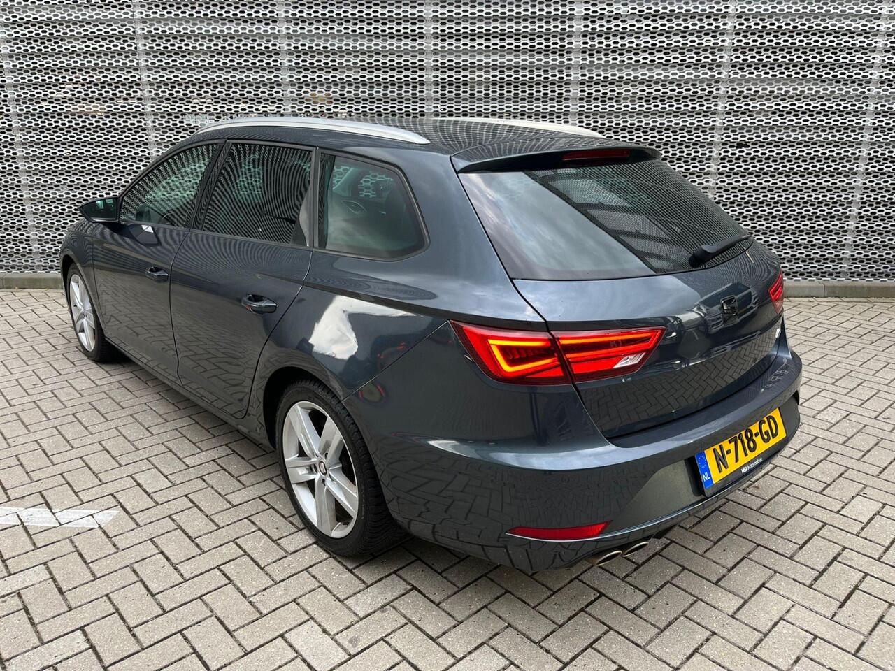 Seat LEON ST 1.5 TSI FR Ultimate Edition Black / Beats / Navigatie / Climate contole / App connect / Parkeersensoren V+A / Lichtmetaal 17 inch /