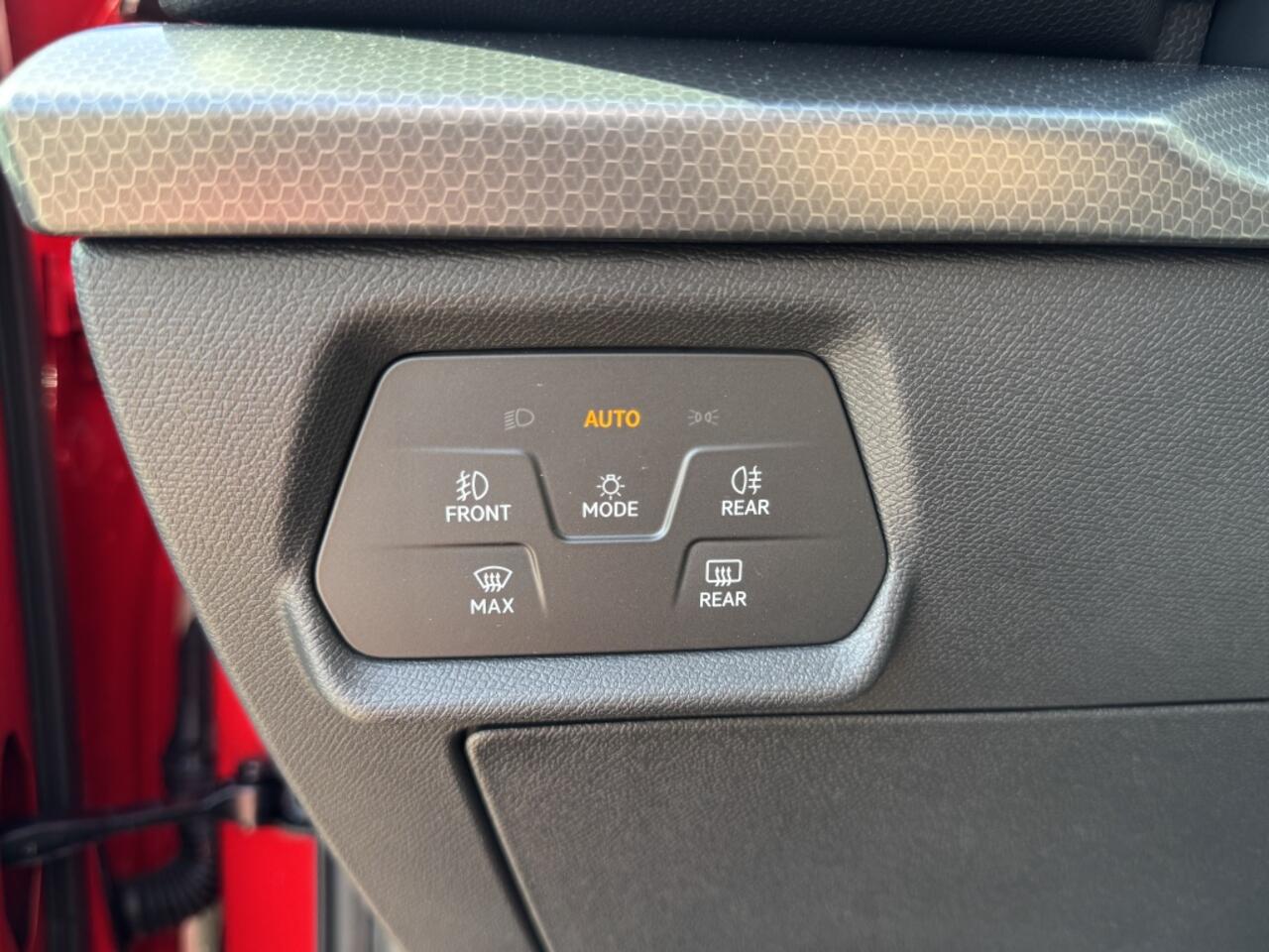 Seat LEON 1.0 TSI Reference| LED, Clima, Navi, Cruise, CarPlay, DAB