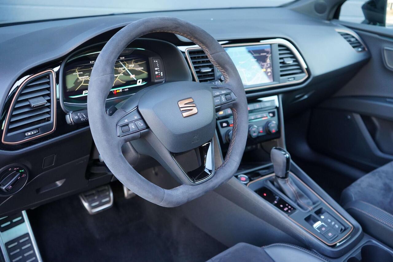 Seat LEON ST 2.0 TSI 4DRIVE CUPRA R Brembo/Camera/Pano/Carbon