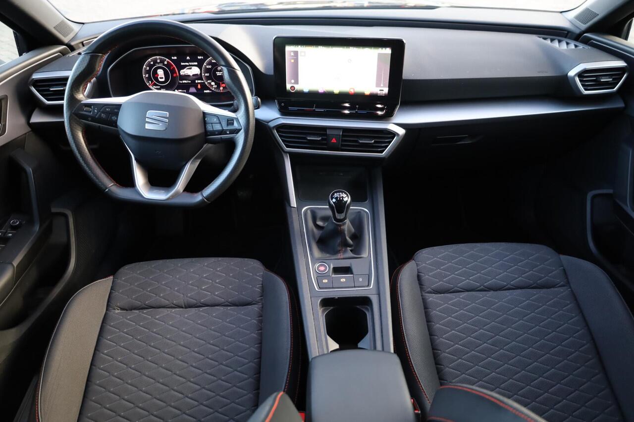 Seat LEON Sportstourer 1.5 TSI FR Business Intense dealer onderhoud camera navigatie Full LED ACC adaptieve cruise control sfeerverlichting digital cockpit stoelverwarming parkeersensoren voor en achter stuurwiel verwarming lederen multifunctioneel stuurwiel 17" LM