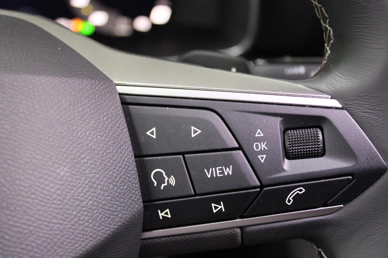 Seat LEON 1.5 eTSI Style Business Intense DSG / Automaat / 5 jaar garantie / Apple carplay / Android auto /