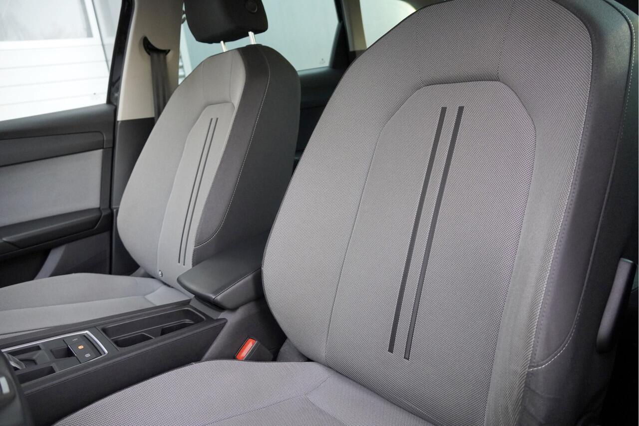 Seat LEON Sportstourer 1.5 eTSI 150PK! Automaat Style Launch Edition BJ2020 Lmv 16" | Led | Pdc | Navi | Achteruitrijcamera | App-Connect | Virtual cockpit | Climate control | Cruise control | Extra getint glas