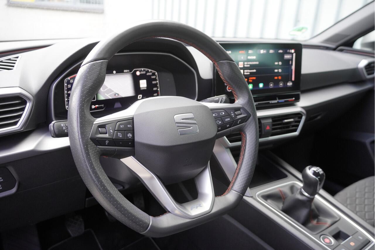 Seat LEON 1.0 TSI 5drs FR Launch Edition BJ2021 Lmv 17" | Led V+A | Pdc | Navi | Pianolak sierlijsten | Elek. trekhaak | App-Connect | Virtual cockpit | Dashboard verlichting | Climate control | Cruise control | Zwarte hemel | Sportstoelen | Extra getint glas