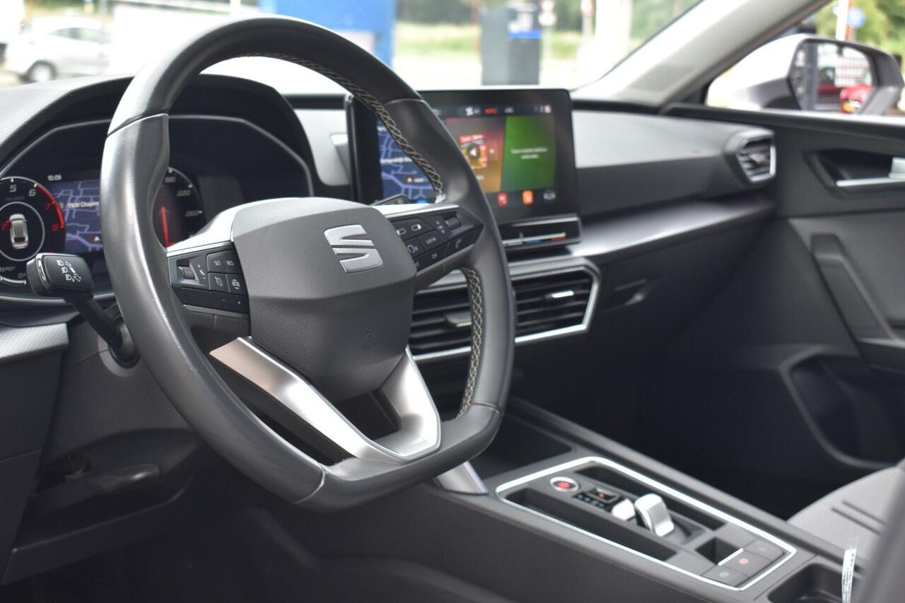 Seat LEON Sportstourer 1.5 eTSI Style | Navigatie | Virtual Dash | Cruise | Cupra FR velgen | 12 mnd BOVAG garantie Whatsapp 06-53188999