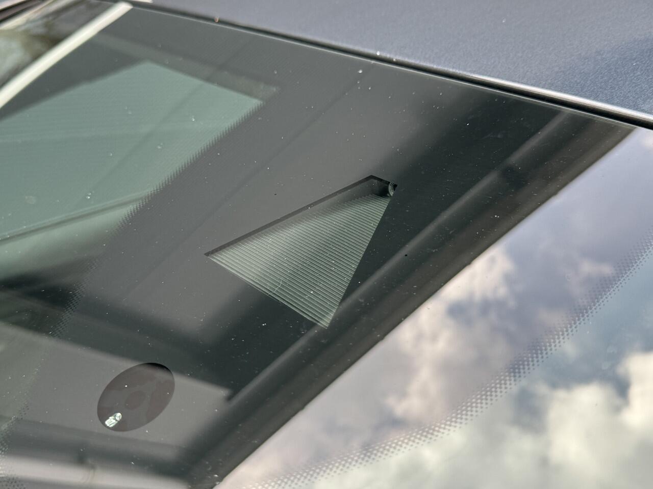 Seat LEON 1.5 TSI 150pk DSG FR Ultimate Edition Stoelverwarming LED Koplampen Virtual Cockpit BEATS Audio