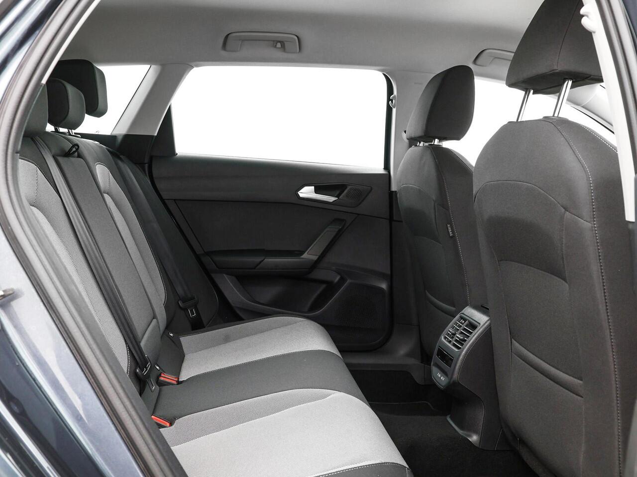 Seat LEON Sportstourer 1.0 TSI 110pk Style Business Intense · Apple/Android Car Play · Camera · Navigatie · P-Sensoren · Park Assist · 16'' Inch · Garantie t/m 10-10-2027 of 100.000km