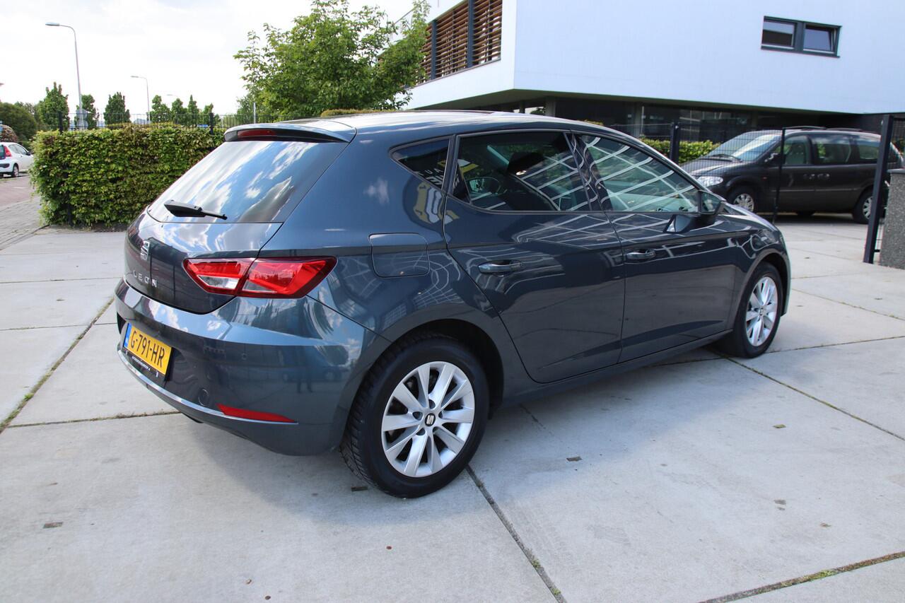 Seat LEON 1.0 EcoTSI Style Business Intense Carplay, 2x PDC, NL Auto Aanbieding!