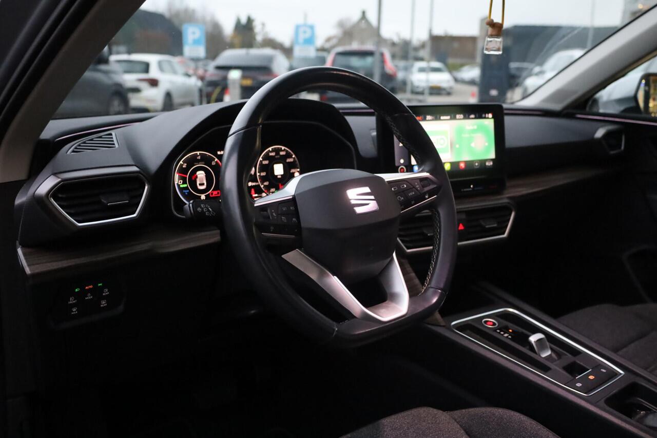 Seat LEON Sportstourer 1.4 TSI eHybrid PHEV Xcellence ACC side assist achteruitrijcamera elektrische achterklep keyless navigatie pdc voor en achter LED verlichting 17" LMV spiegel pakket full link carplay voorbereiding draadloos app connect