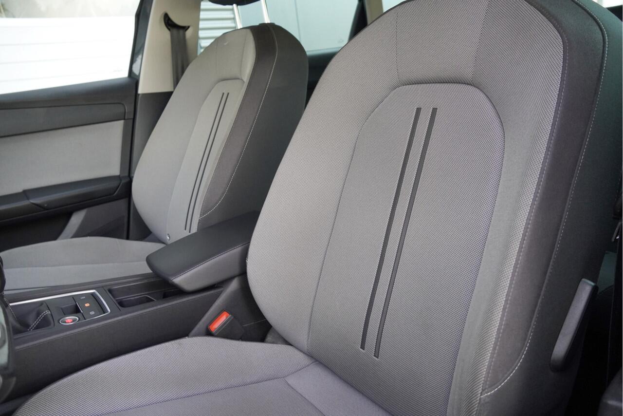 Seat LEON Sportstourer 1.0 TSI Style Business Intense BJ2022 Lmv 16" | Led V+A | Pdc | Navi | Achteruitrijcamera | App-Connect | Virtual cockpit | Climate control | Cruise control | Extra getint glas