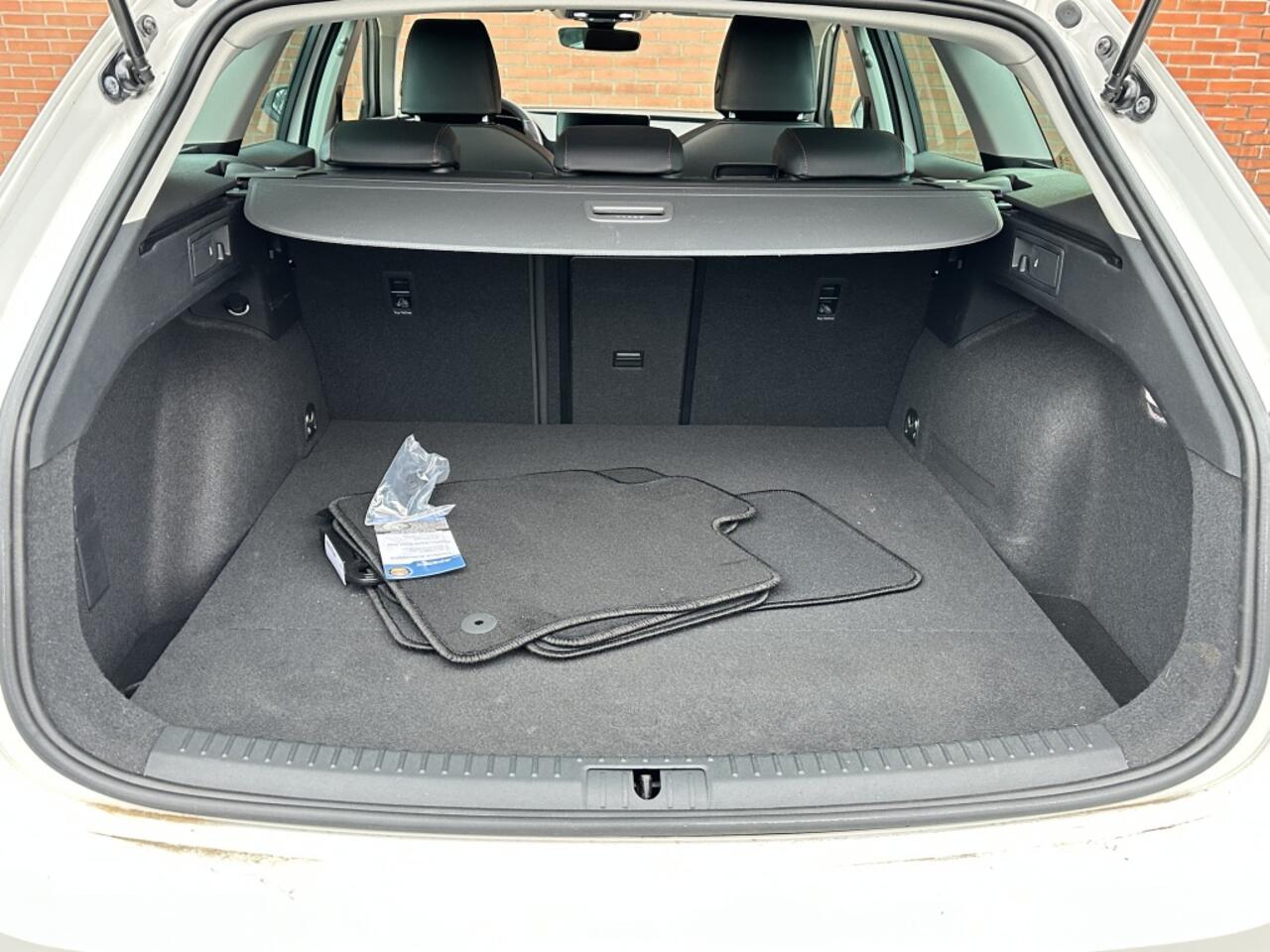 Seat LEON Sportstourer 1.4 TSI eHybride PHEV FR Business Intense 225PK SOH 94%