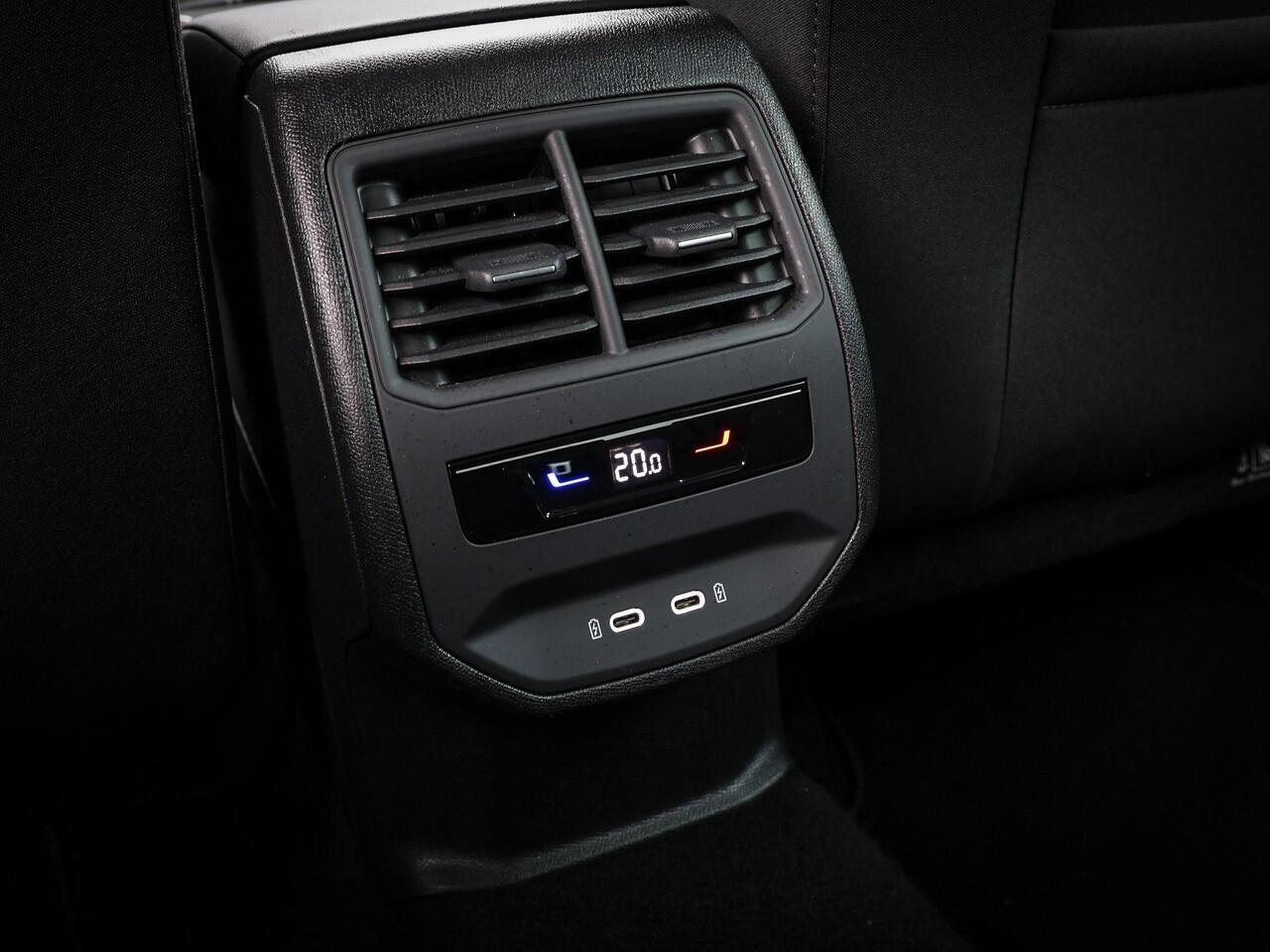 Seat LEON Sportstourer 1.0 TSI 110pk Style Business Intense · Apple/Android Car Play · Camera · Navigatie · P-Sensoren · Park Assist · 16'' Inch · Garantie t/m 10-10-2027 of 100.000km