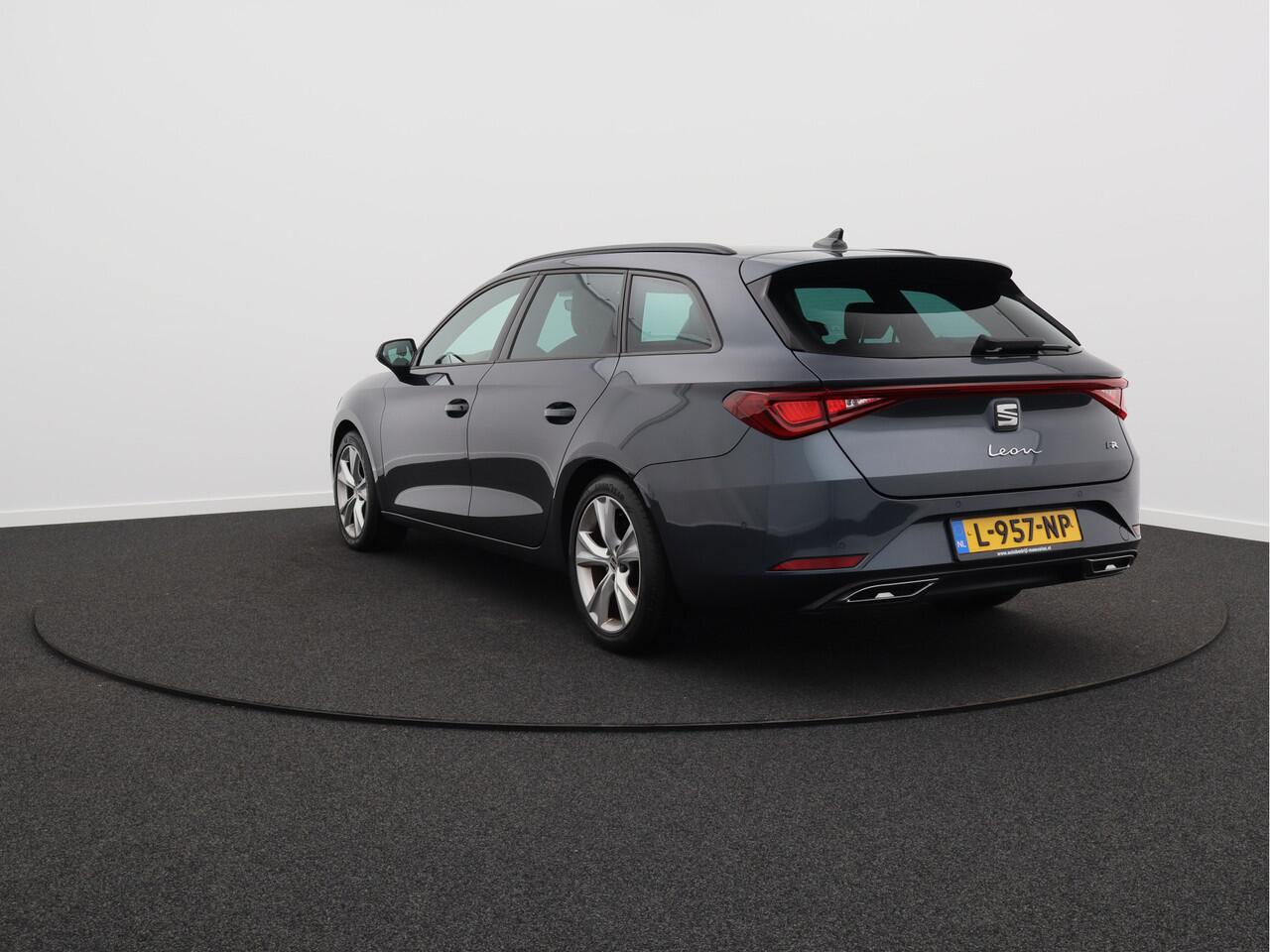 Seat LEON Sportstourer 1.5 TSI FR Business Intense/ mooie auto!