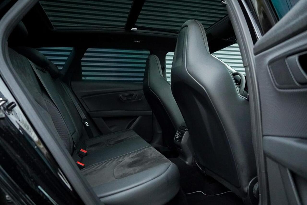 Seat LEON ST 2.0 TSI 4DRIVE CUPRA R Ultimate Edition / Pano / Carplay