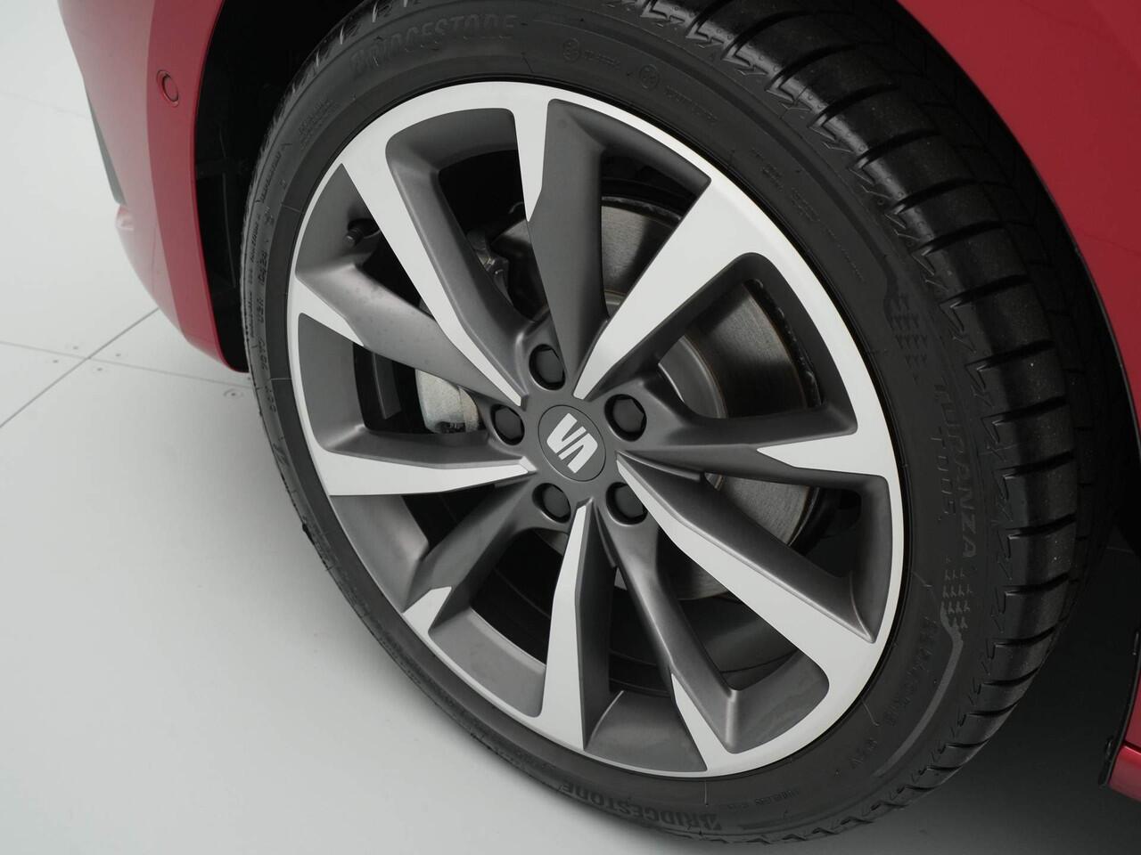 Seat LEON 1.4 TSI eHybrid PHEV FR Business Intense Hybrid, Digital cockpit, LED, Armsteun, Full-Link, Stoel/stuur verwarming *DEMO VOORDEEL*