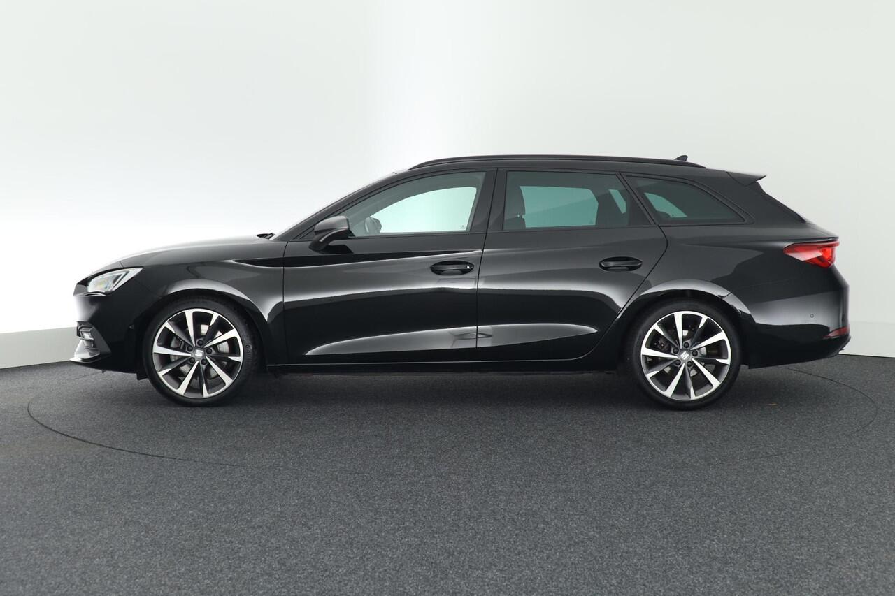 Seat LEON Sportstourer 1.5 eTSI 150pk DSG FR Launch Edition Trekhaak Camera Keyless Adaptive Chassis Stoelverwarming Virtual Cockpit Navigatie