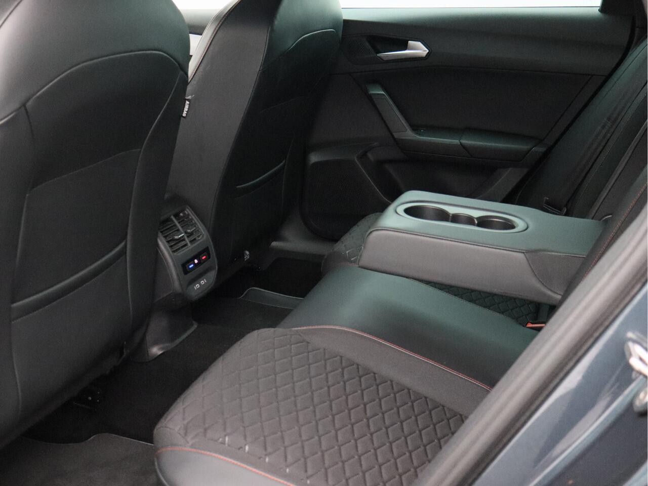 Seat LEON Sportstourer 1.5 TSI FR Business Intense/ mooie auto!